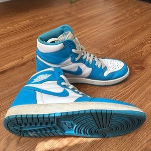 Air Jordan Carolina 1’s size 8